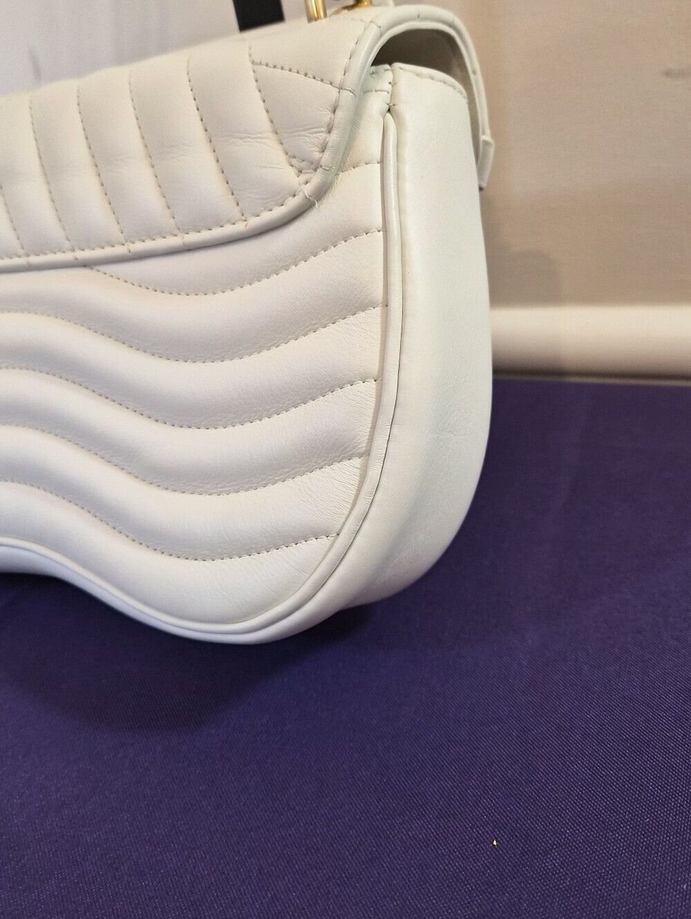 ✨ Louis Vuitton New Wave Chain Bag MM – White Rainbow Logo ✨ - Picture 7 of 15